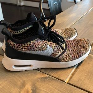 Women’s Nike flyknit multicolor